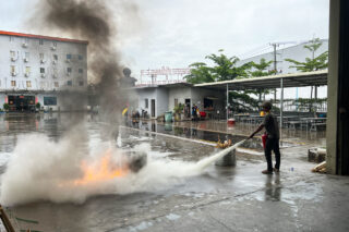 Simulacro de Incendio en la Fábrica Cambodian Zulite Stone: Asegurando la Seguridad y la Preparación